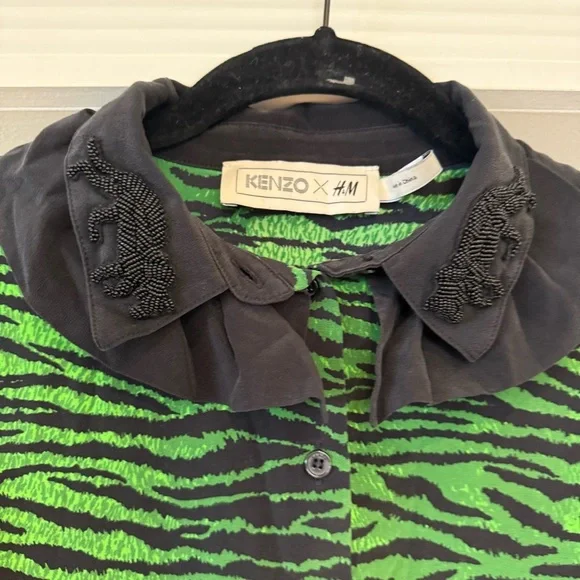 KENZO x H&M Green Tiger Print Silk Ruffle Collar Long Sleeve Button Up Blouse 2 - Picture 6 of 16